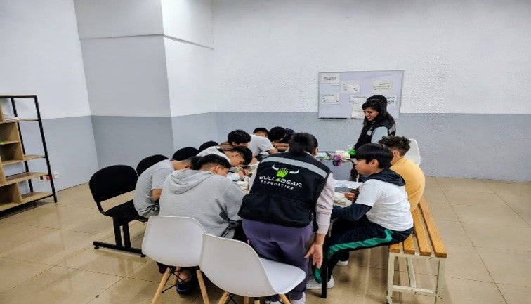 Voluntarios desarrollan actividades de acompañamiento en Centros de Asistencia Social